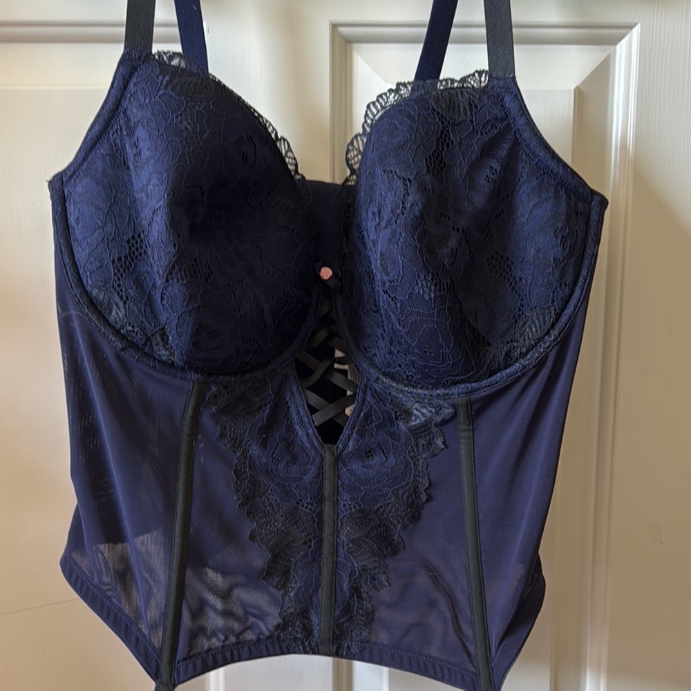 Elegant Navy Lace Bustier
